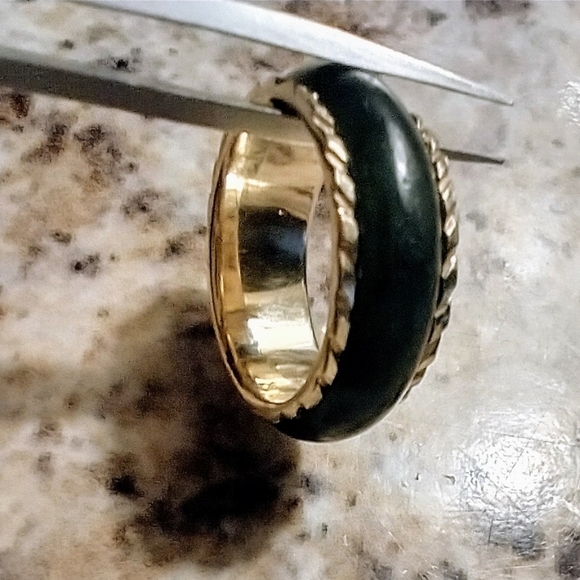 Eternity/Wedding Band Ring 14kt Gold band & Jade - Picture 13 of 16